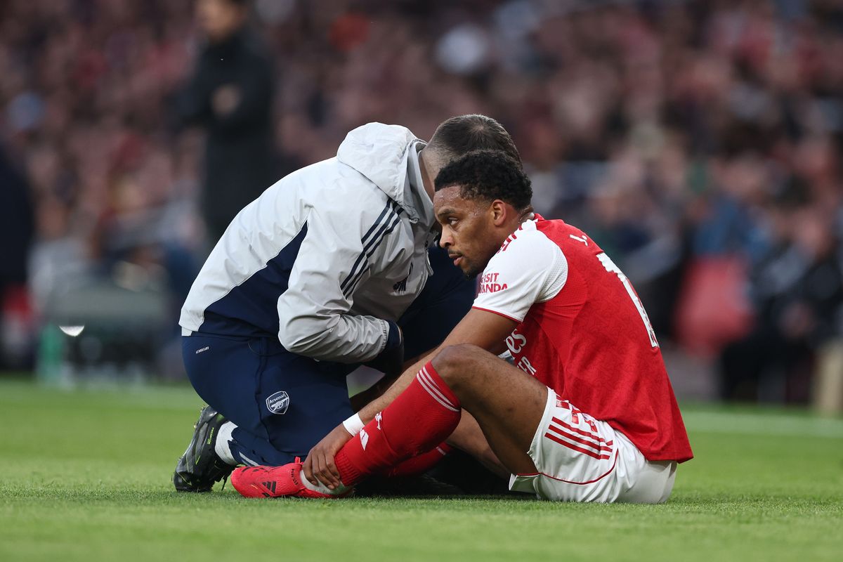 Arsenal defender Jurrien Timber was forced off with an injury vs Everton.