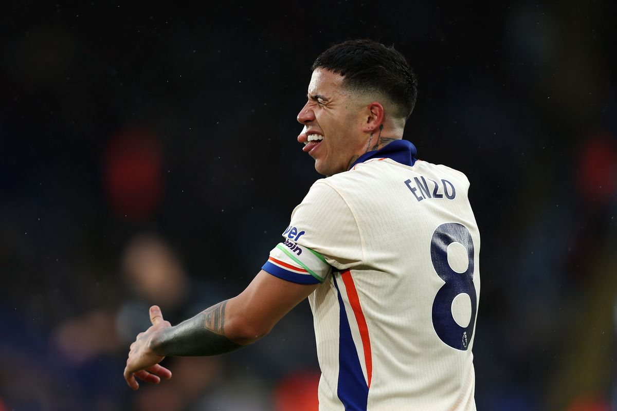 Enzo Fernandez celebrates