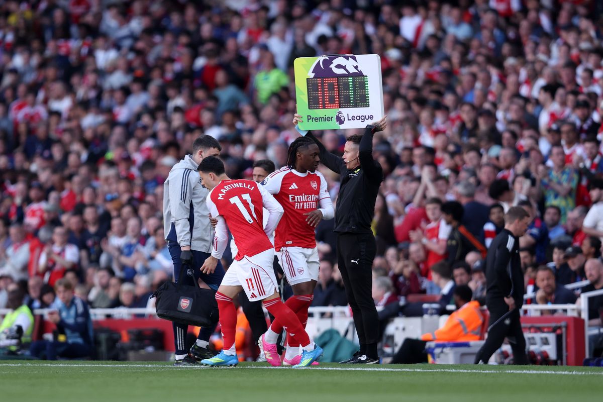 Eberechi Eze is substituted for Gabriel Martinelli of Arsenal during the Premier League match between Arsenal and Newcastle United at Emirates Stadium on April 25, 2026 in London, United Kingdom