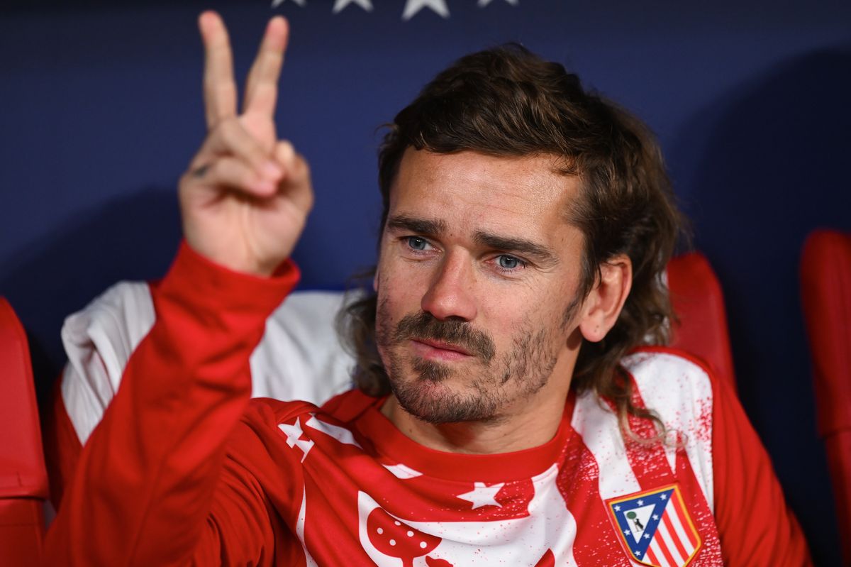 Antoine Griezmann of Atletico Madrid reacts from the players' bench ahead of the LaLiga EA Sports match between Atletico de Madrid and Levante UD at Riyadh Air Metropolitano