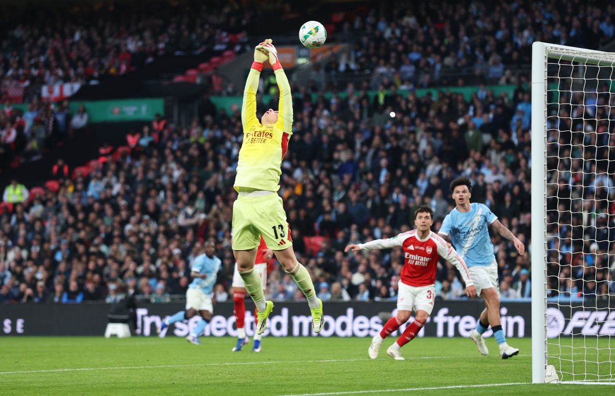 Kepa Arrizabalaga makes a big error during Arsenal vs Manchester City at Wembley