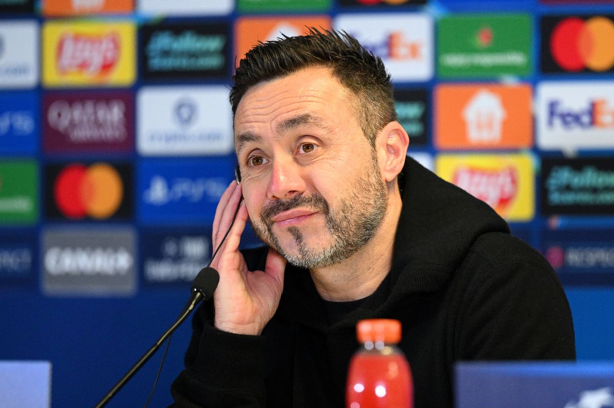 Roberto De Zerbi speaking at a Champions League press conference at Marseille